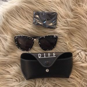 Diff sunglasses good as new!